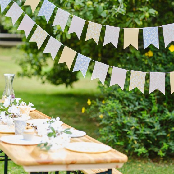 Spring Daisy Floral Vintage Flag Bunting